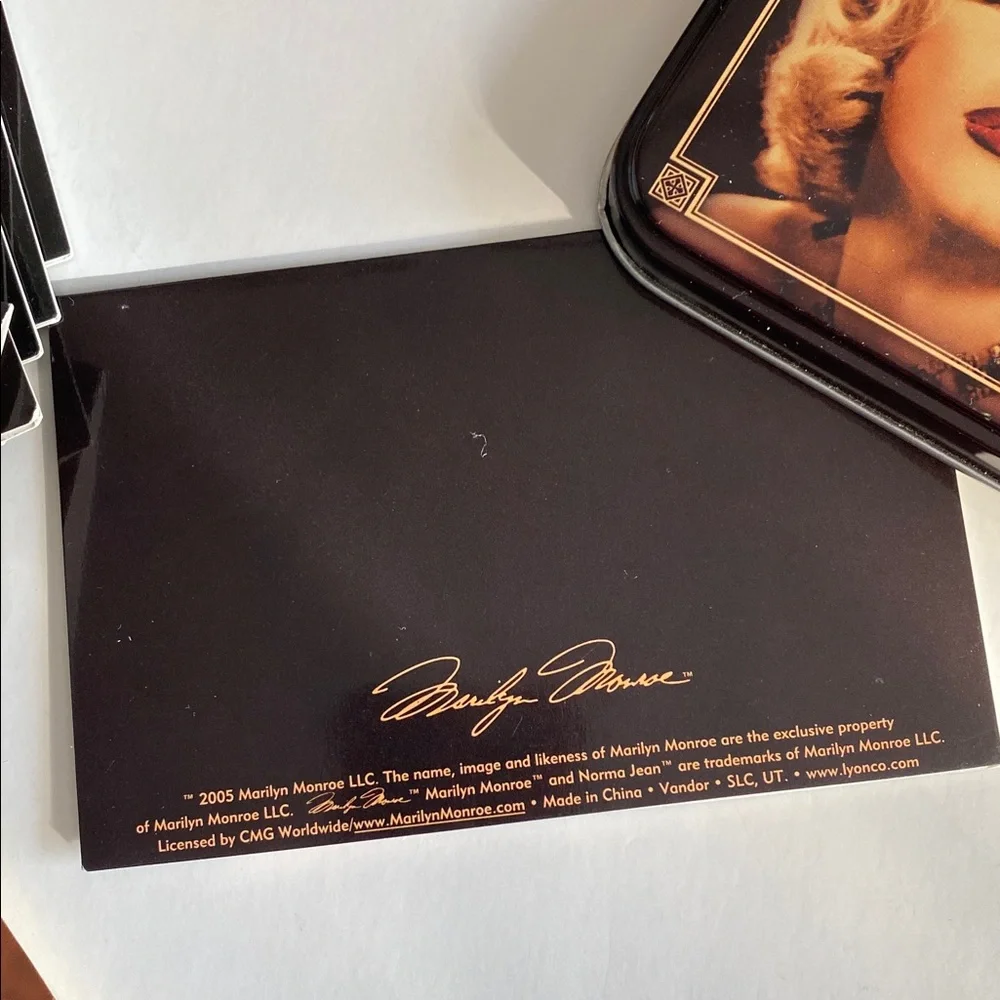 RARE 2005 Vintage Style Iconic Marilyn Manroe Tin Metal Box Notecards Envelopes